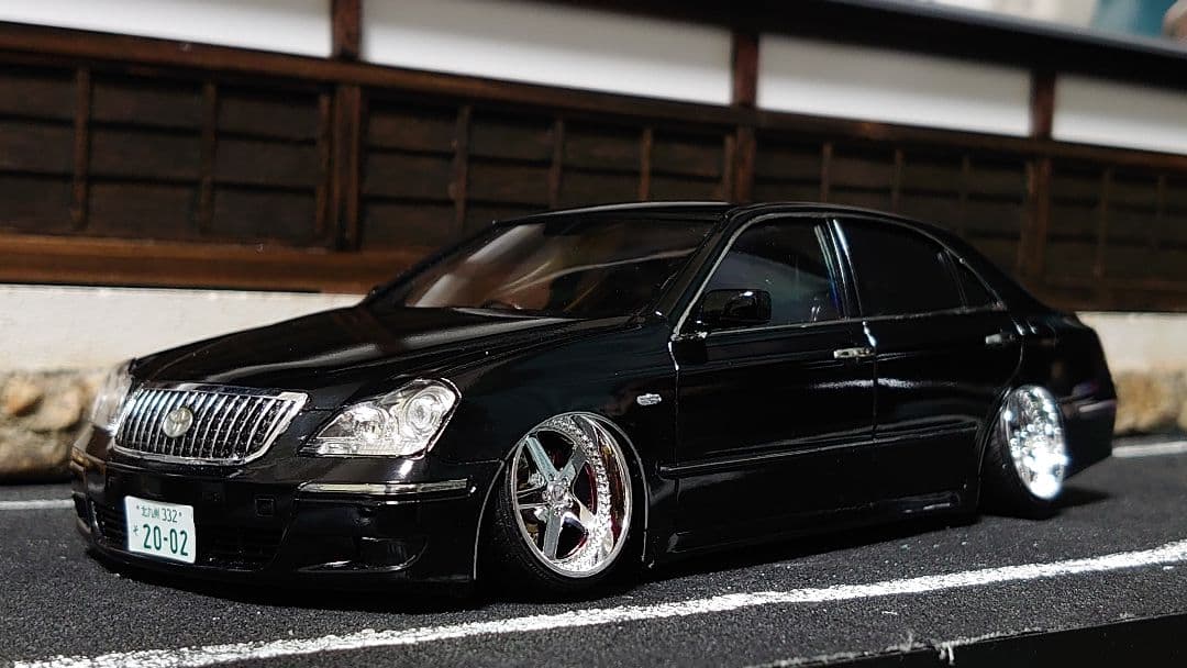 1/24 アオシマ クラウン 18マジェスタ 完成品