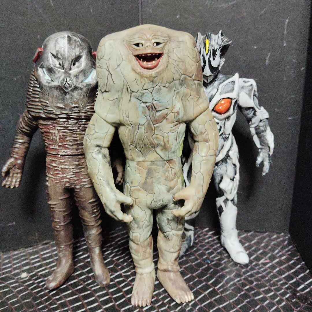 上野淳子ウルトラ怪獣旧型ソフビ