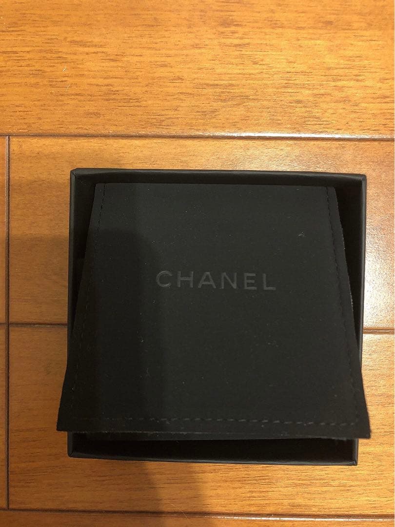 CHANEL ブローチフェイクパール