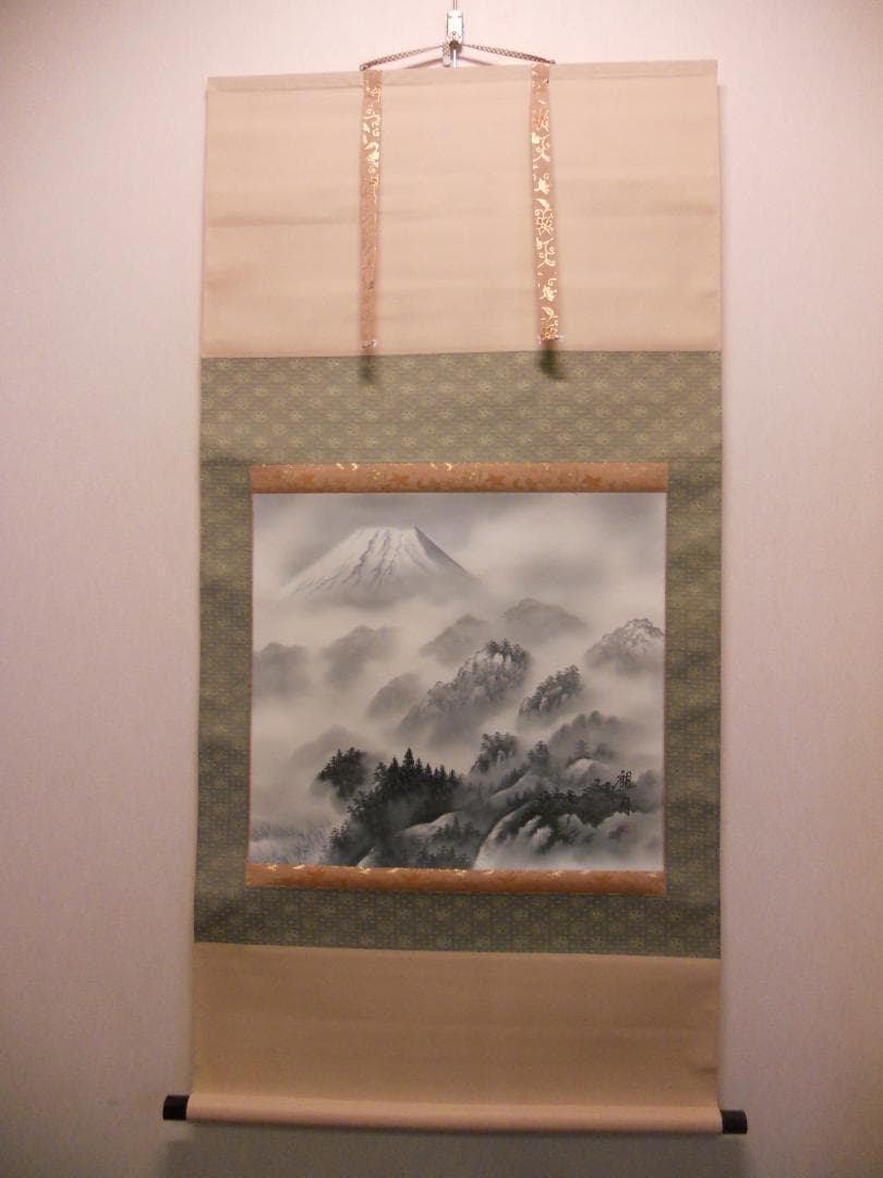 掛け軸 観月 霊峰 絹本 希少 軸装 茶道具 掛軸 美品 です。