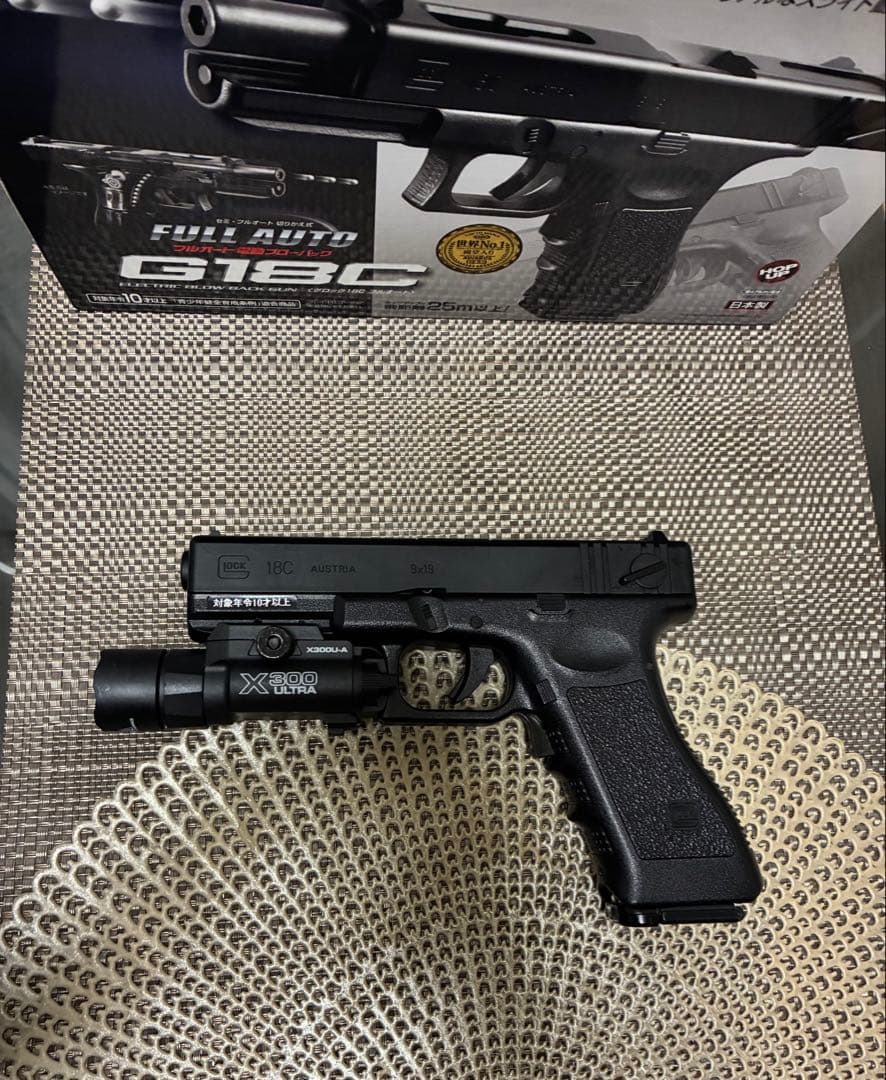 美品　東京マルイ　カスタム品　グロックG18C 強化ピニオンギア　ライト付き