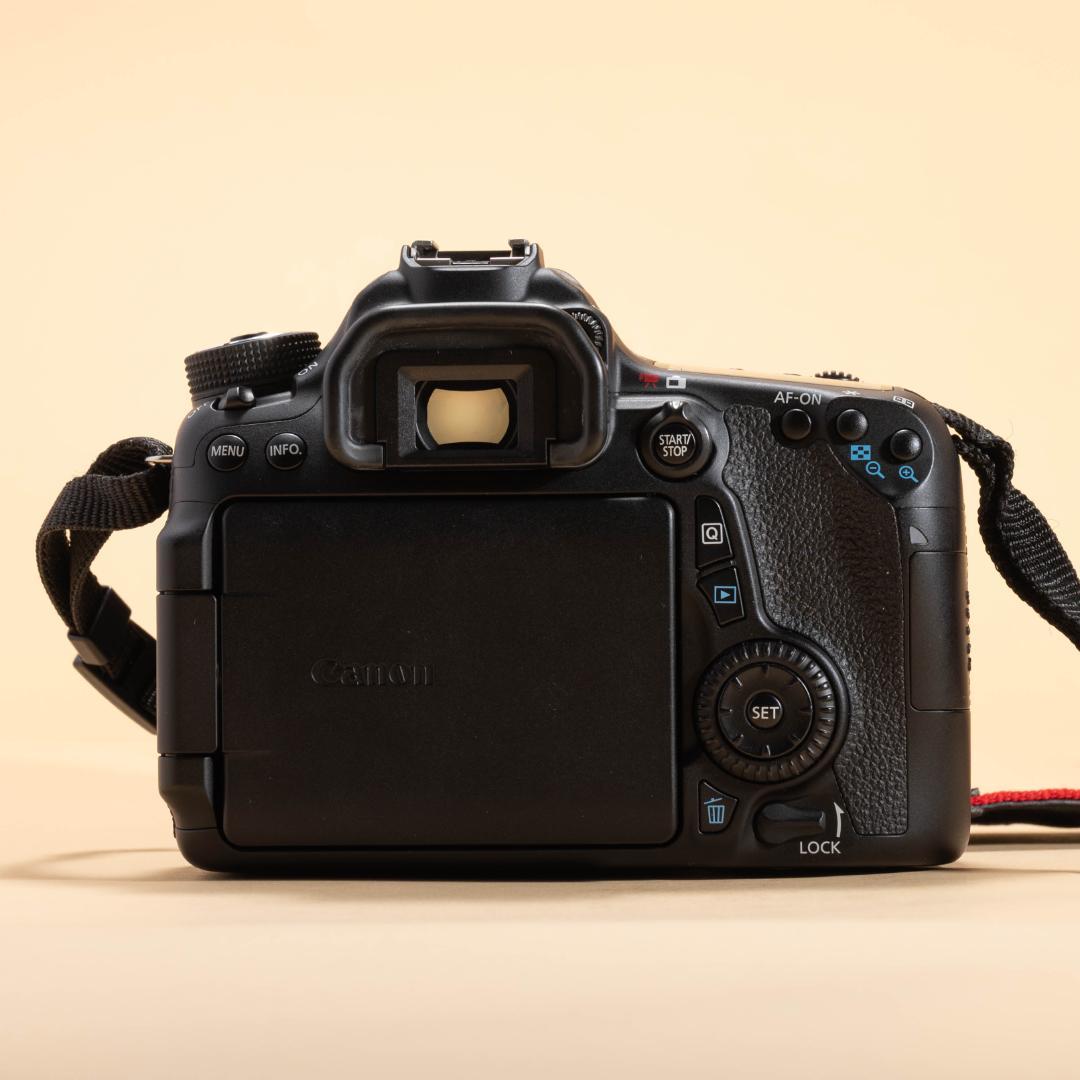 wi-fi搭載！Canon EOS 70D 望遠レンズキット 75-300mm