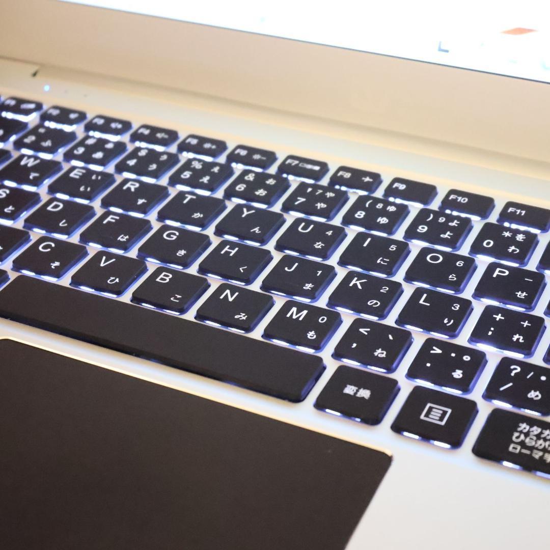 ほぼ新品！Win11高年式2023！メ8G/SSD/フレームレス/無線/カメラ