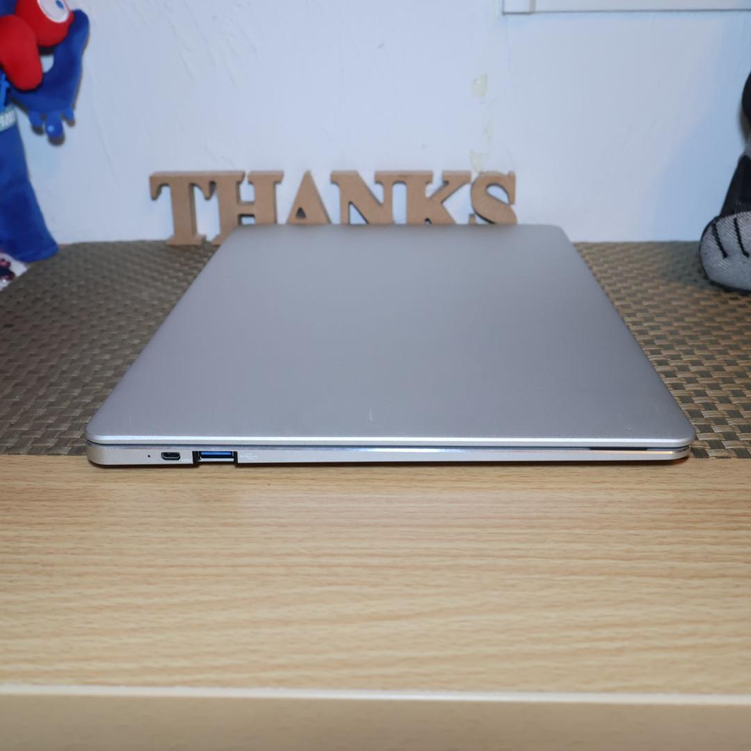 ほぼ新品！Win11高年式2023！メ8G/SSD/フレームレス/無線/カメラ