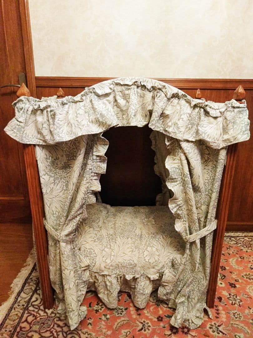 ペット用　天蓋付きベッド