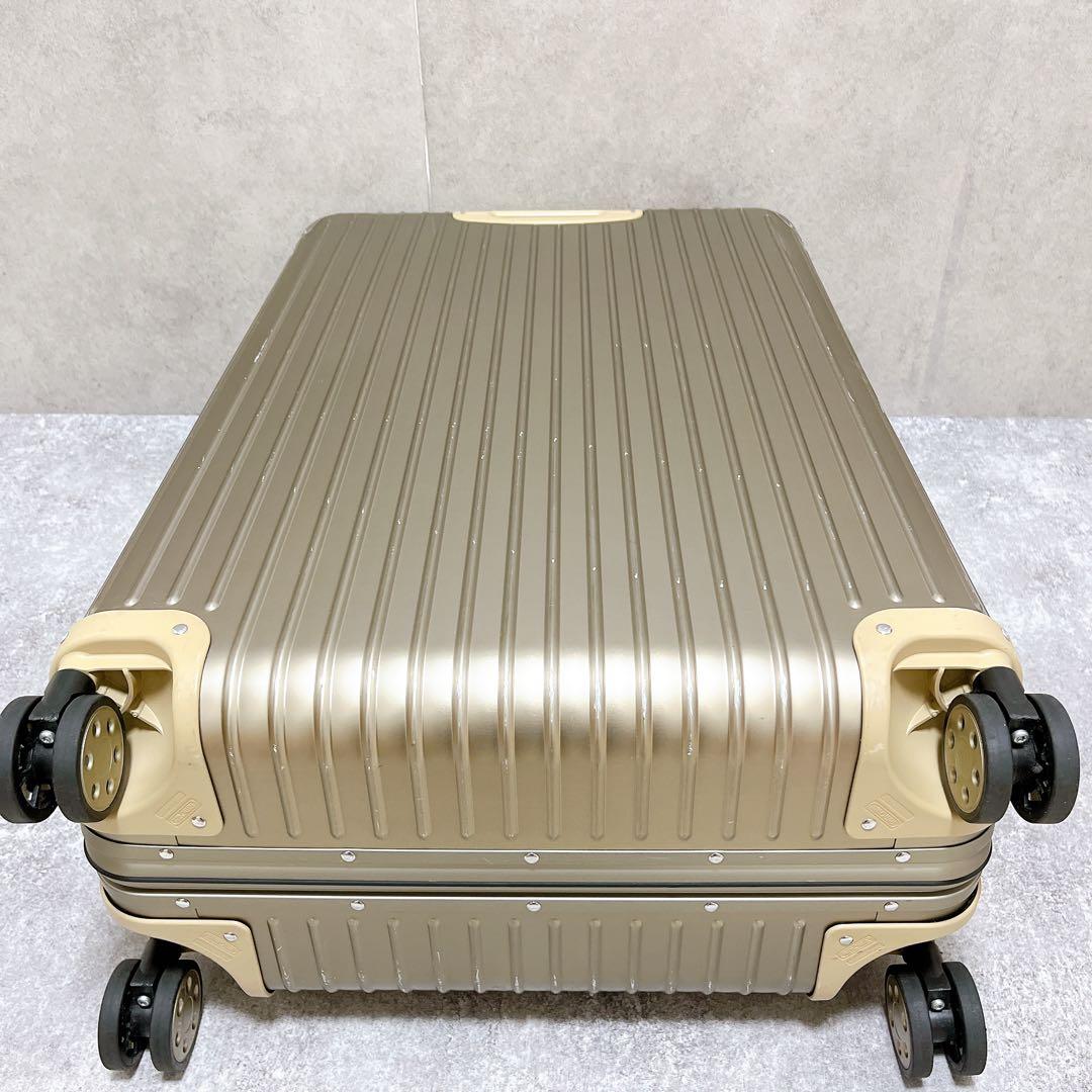 リモワ トパーズ チタニウム キャリー スーツケース アルミ 電子タグ 4輪