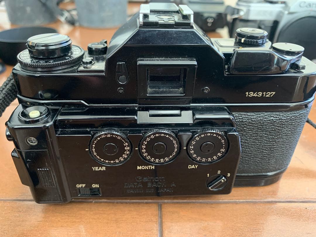 Canon AE-1 、A1一眼レフカメラ2台とレンズ、付属品多数セット