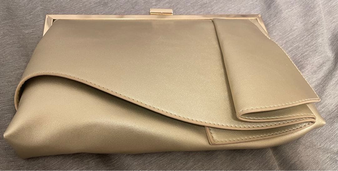 AIMER/エメ　フレアタッククラッチバッグ