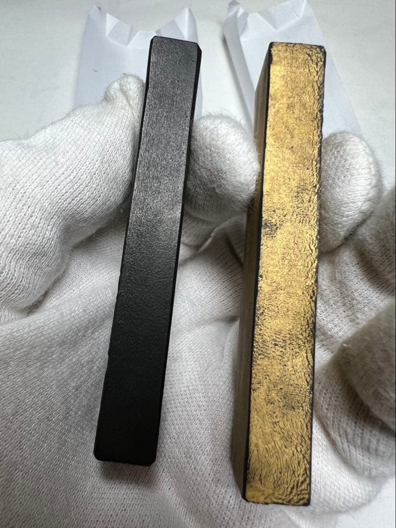 奈良老舗極印純松煙金と黒2点 最高峰一丁型枯古墨！