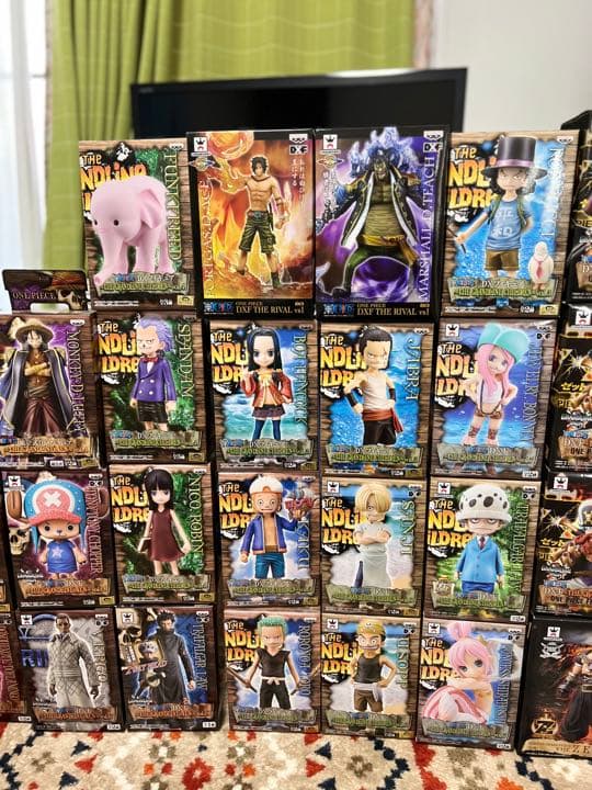 タイムセールまとめ売り未開封ワンピース　フィギュア　48体セット売り