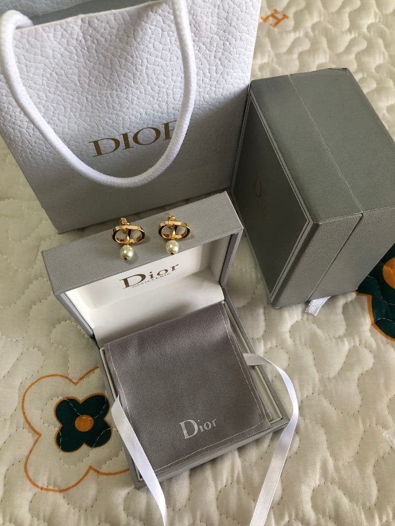 匿名配送★DIOR★ディオール　ピアス/ゴールド