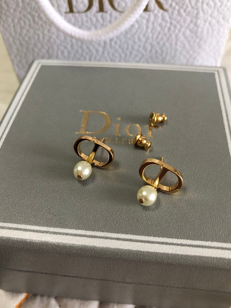 匿名配送★DIOR★ディオール　ピアス/ゴールド