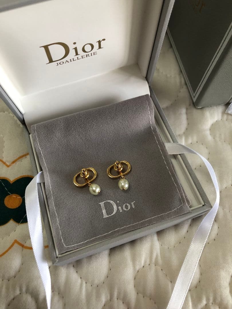 匿名配送★DIOR★ディオール　ピアス/ゴールド
