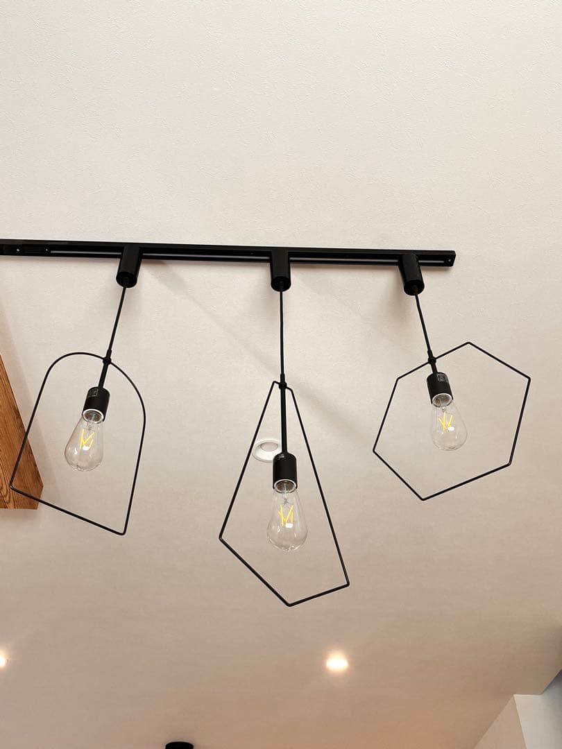 コイズミ　ペンダントライト　アイアン