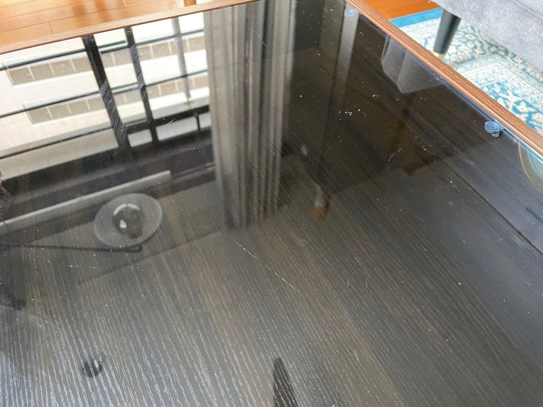 ガラスと木製の正方形センターテーブル