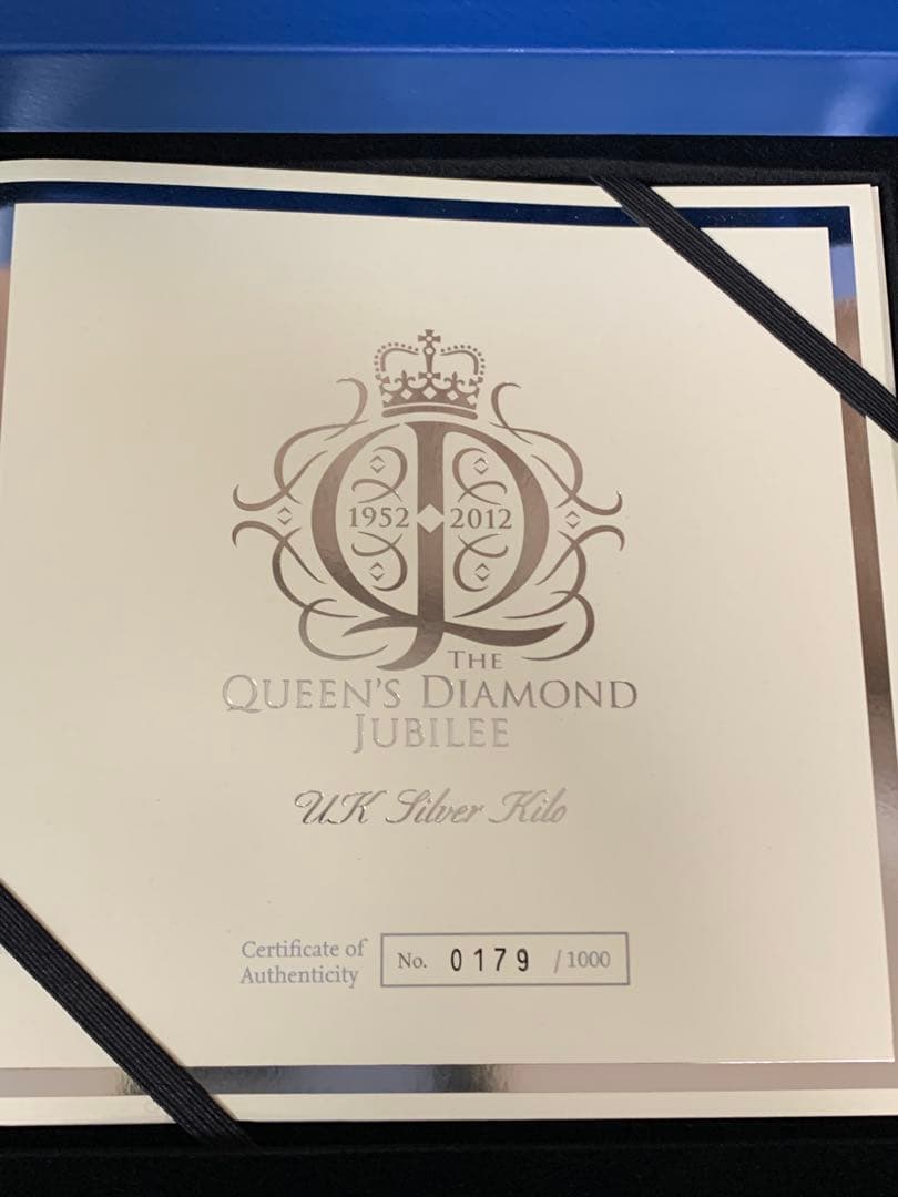 13日追加情報です❗️超特大1キロ‼️Kエリザベス2世 銀貨 地金価格47万以上