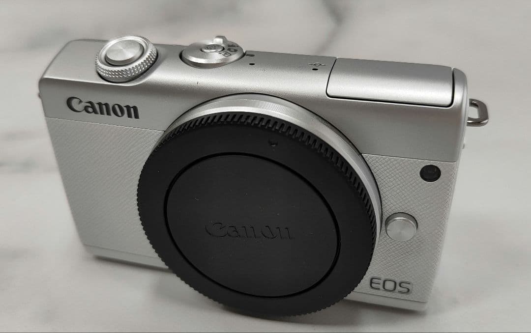 Canon EOS M200 ミラーレスカメラ zoomキット