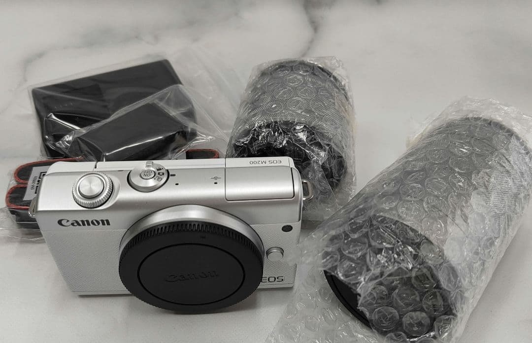 Canon EOS M200 ミラーレスカメラ zoomキット