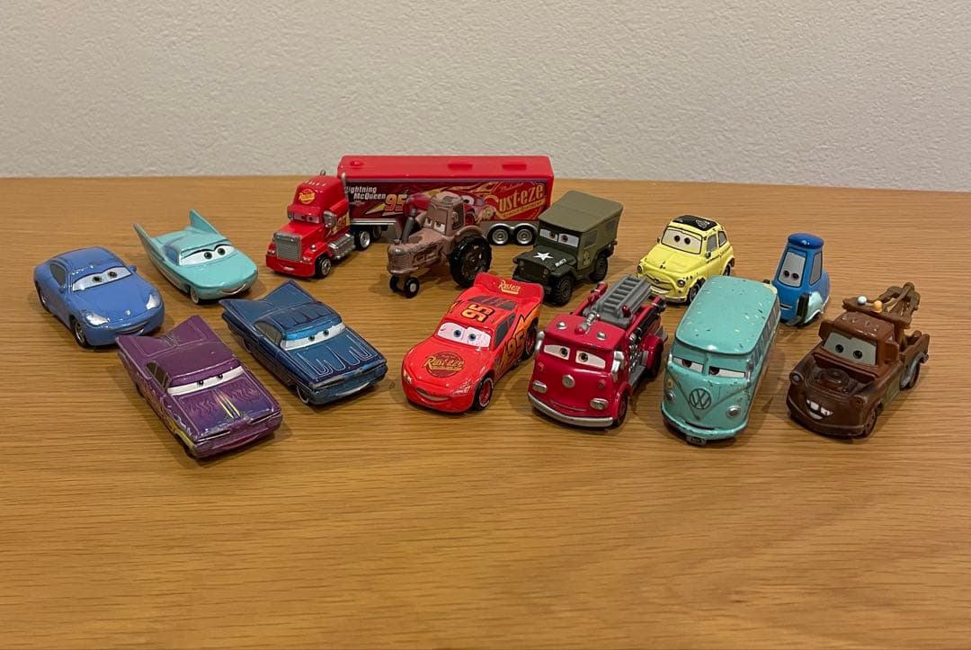 カーズ　トミカ　13台セット