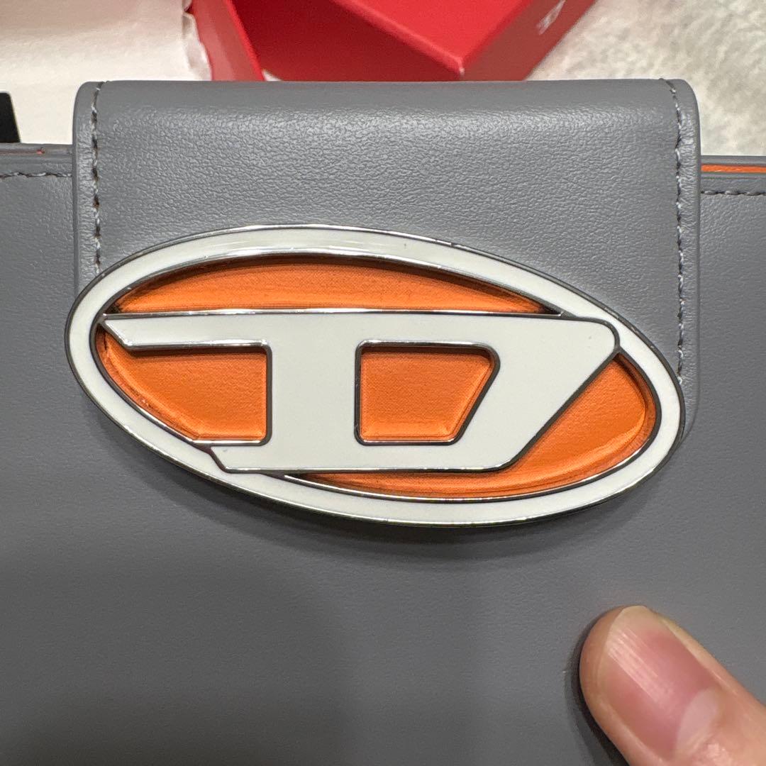 [Diesel] 極美品　希少モデル　レディース カウレザー 二つ折りウォレット