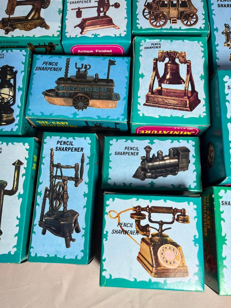 アンティーク　ダイキャスト　ミニチュア　ペンシル　シャープナー　19種類