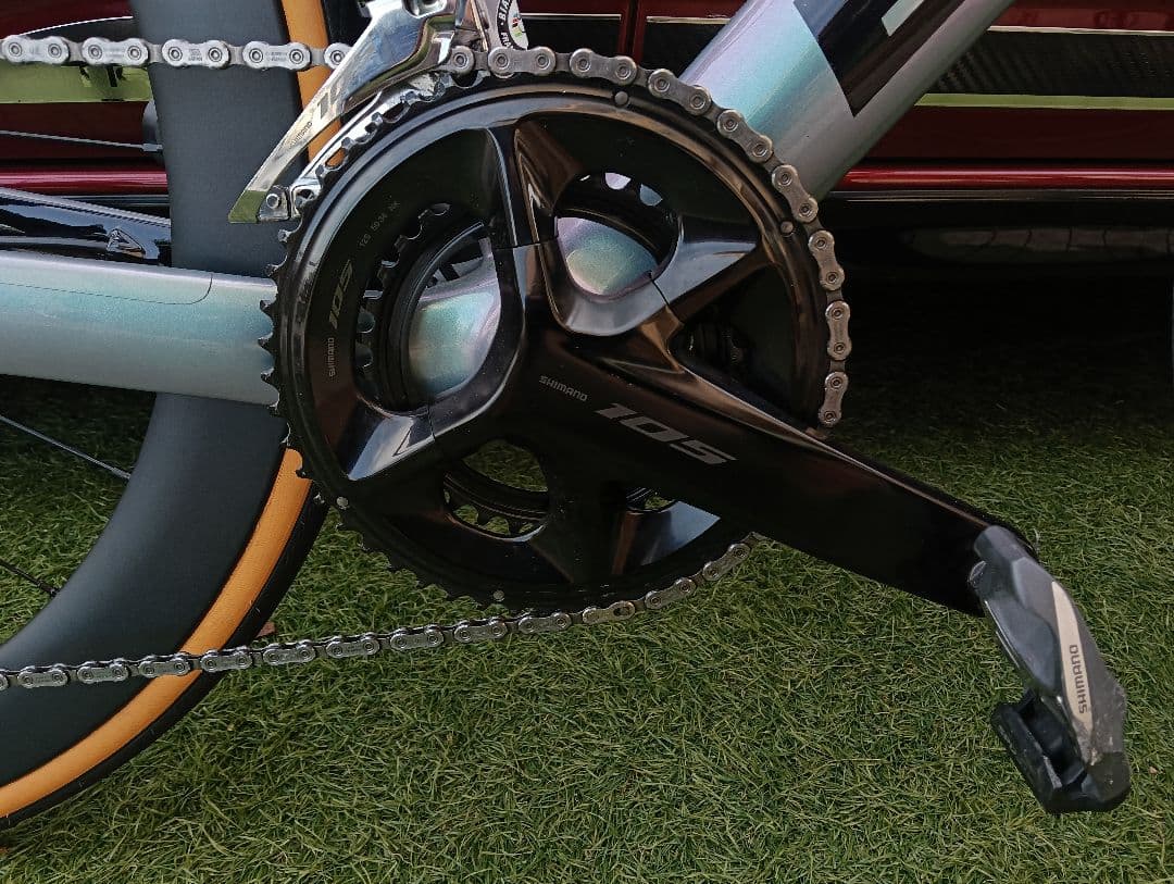 ビアンキ　Bianchi　アリア　105 電動　di2　ロードバイク　disc