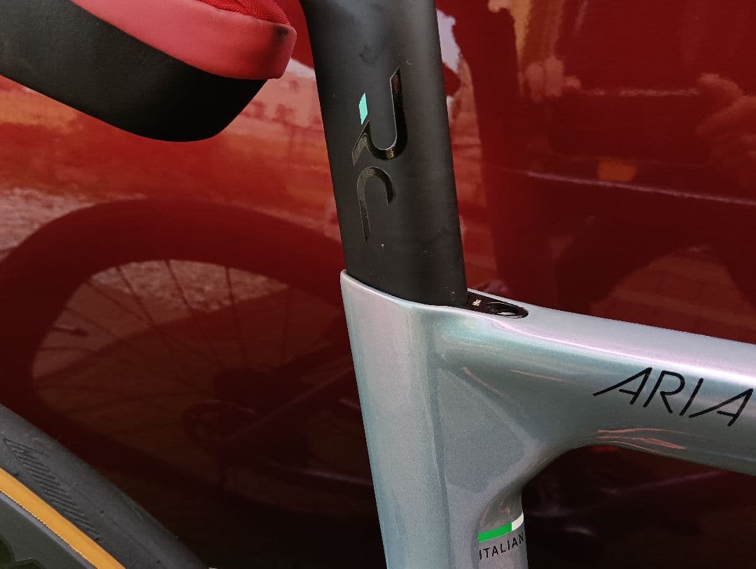 ビアンキ　Bianchi　アリア　105 電動　di2　ロードバイク　disc