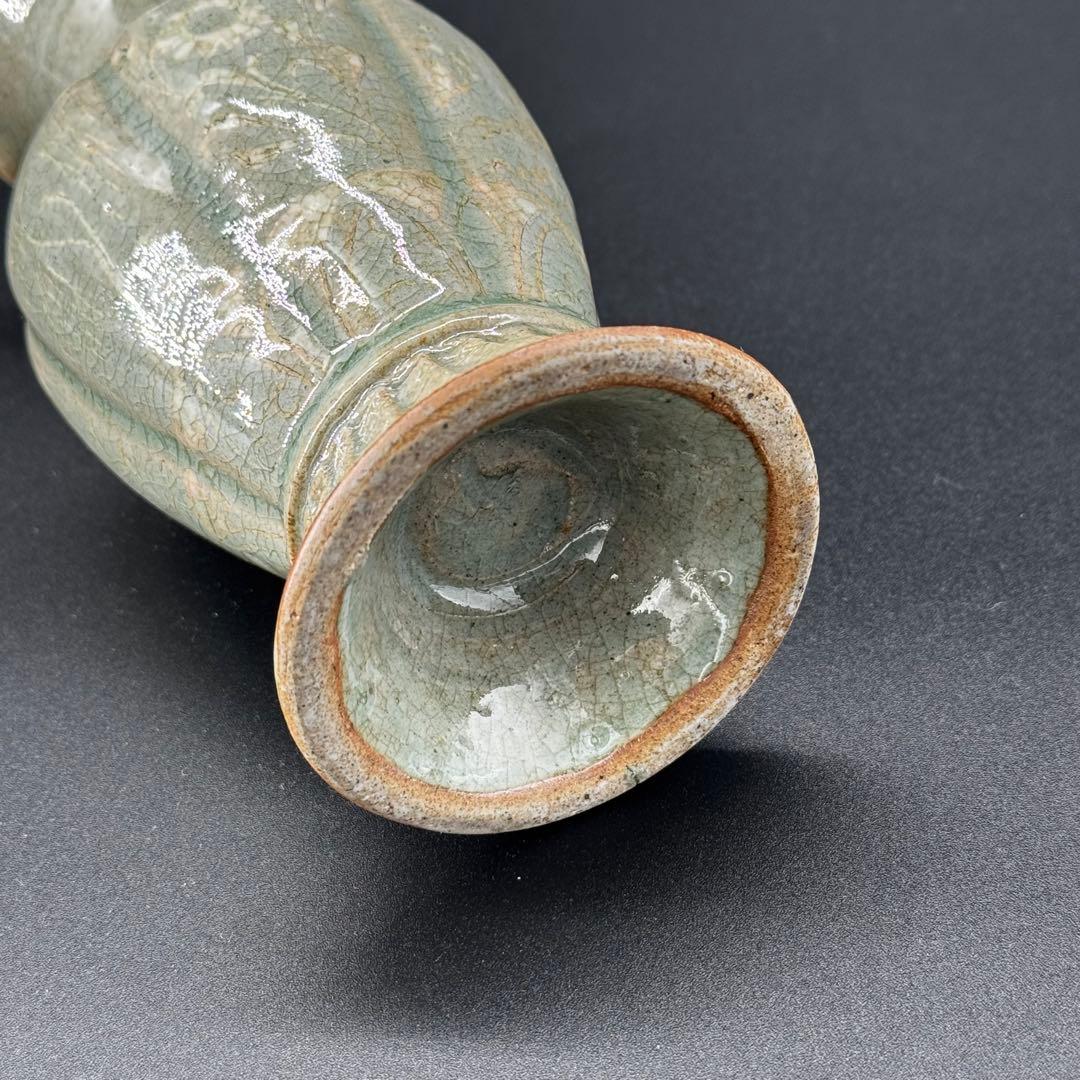 青磁象嵌　花入