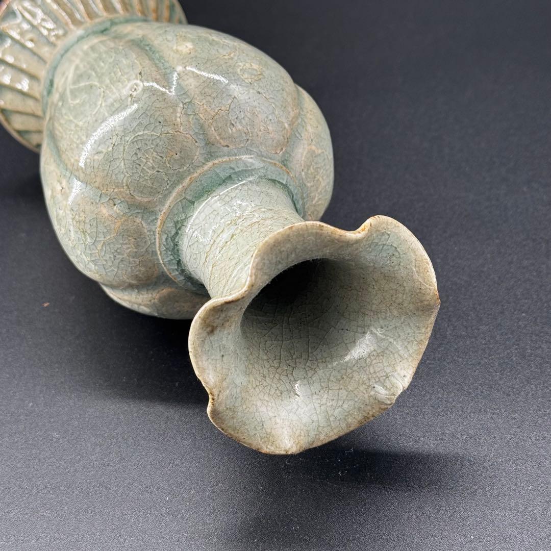 青磁象嵌　花入