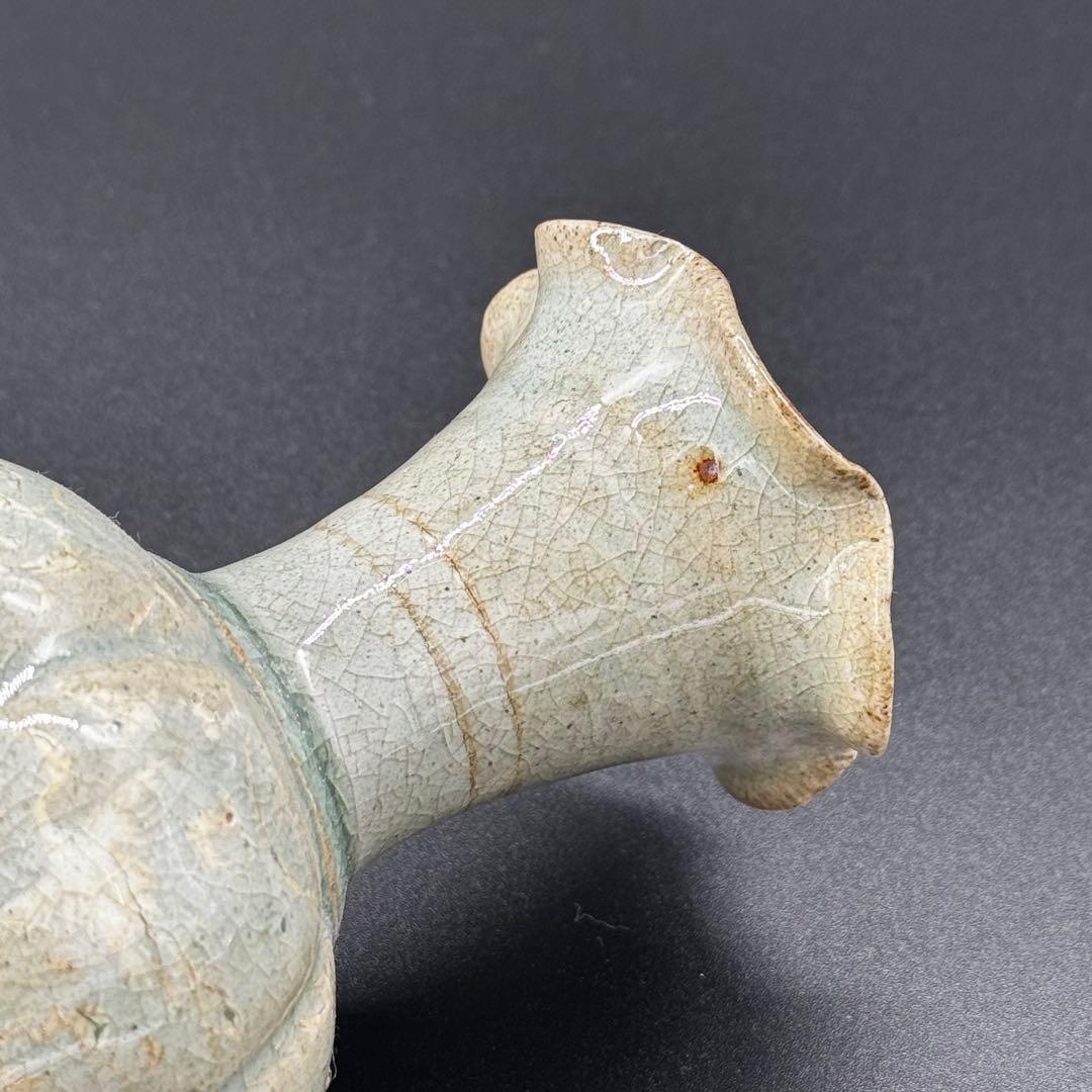 青磁象嵌　花入