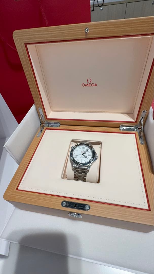 【25年12月購入/極美品】オメガ シーマスター ダイバー300M 国内正規店