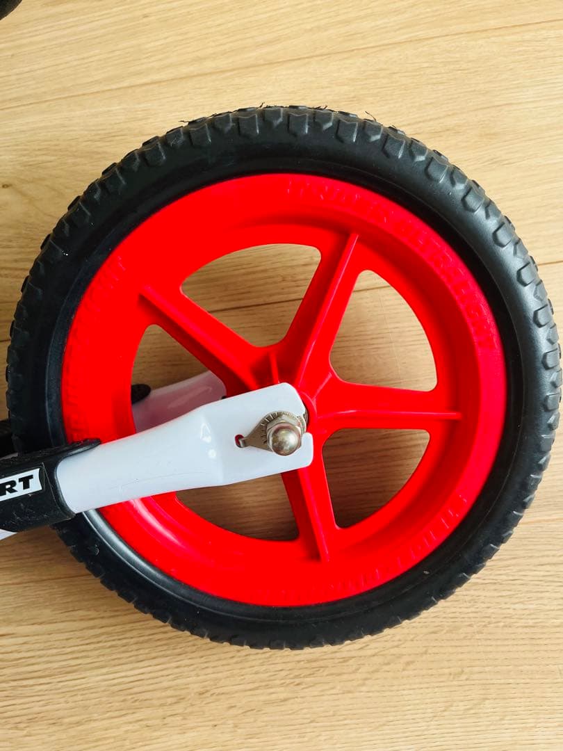 正規品　ストライダー　　STRIDER セーブザチルドレンモデル　プロテクター付