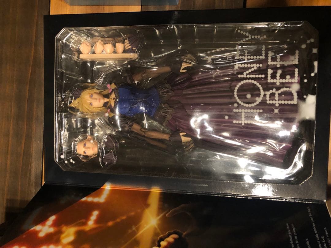 プレイアーツ 改　ファイナルファンタジー 7 クラウド、エアリス 、ティファ