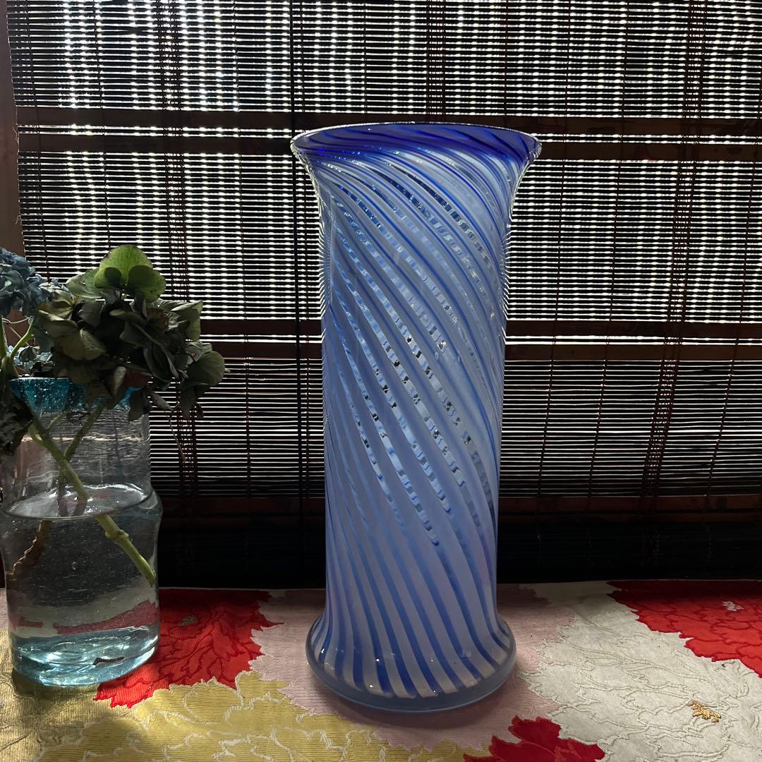 骨董　時代ガラス　希少　流線　スパイラル　反り口　円柱型　筒型　花器　花瓶