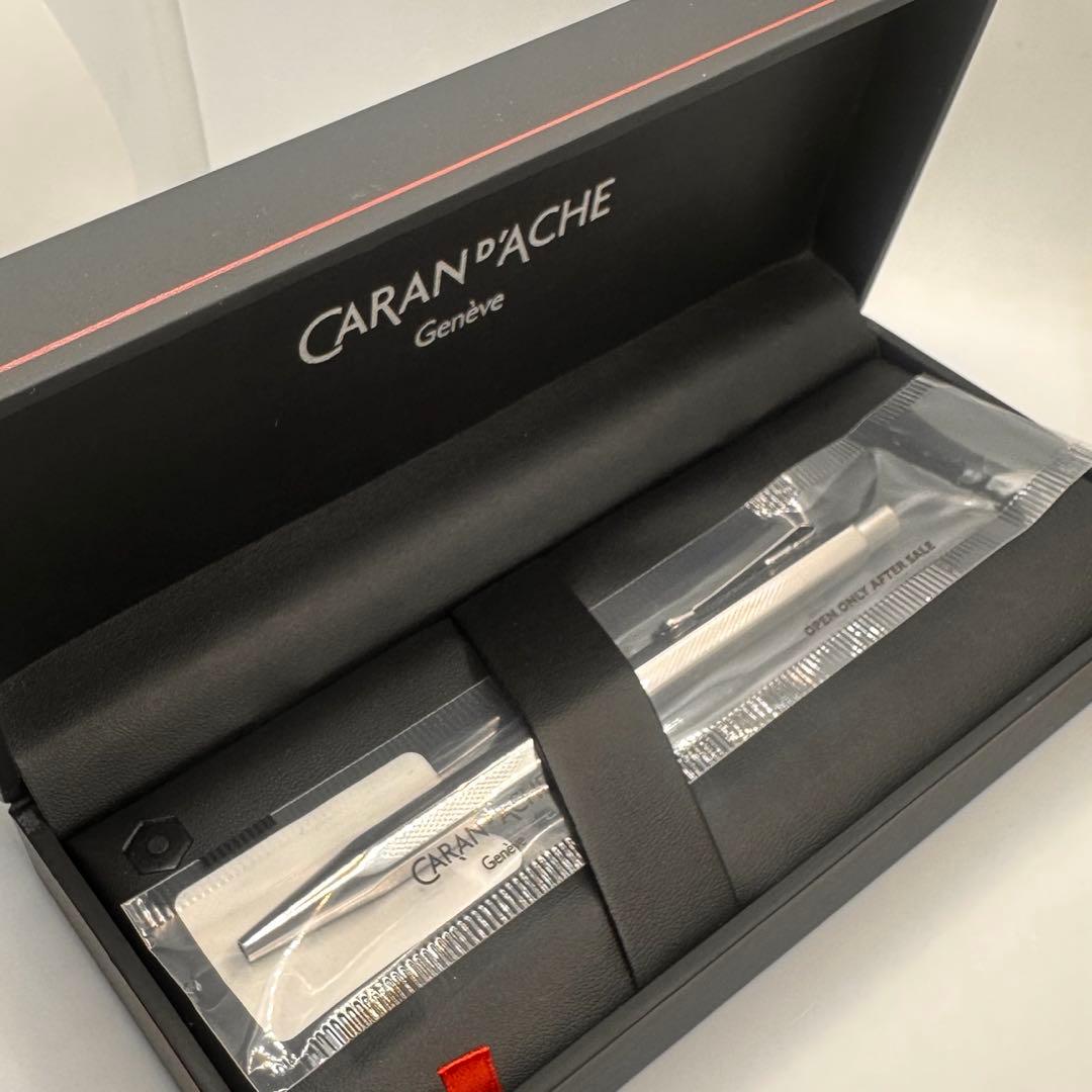 新品　カランダッシュ　エクリドールボールペン　レトロシルバー　CARANACHE