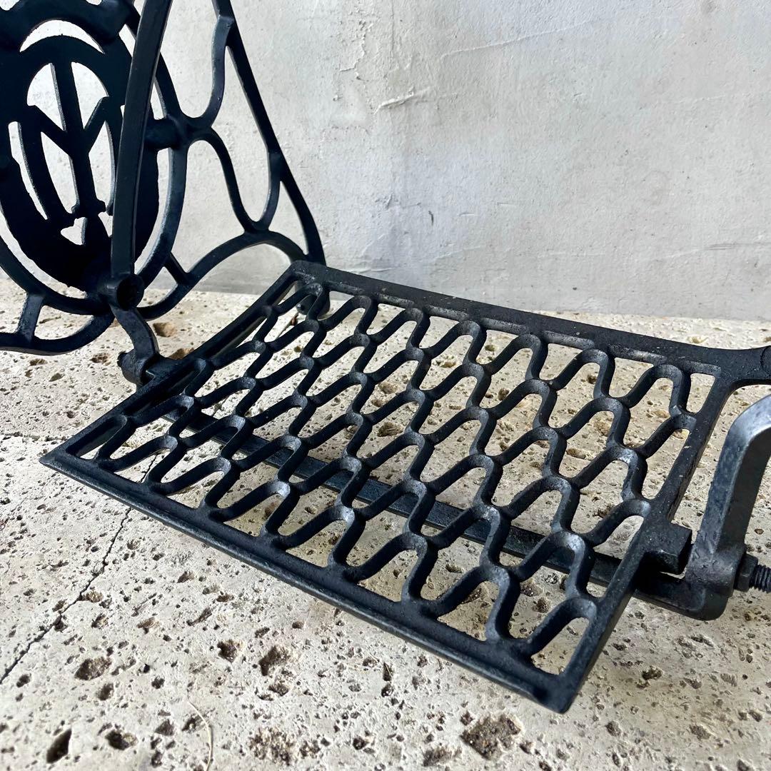 イギリス　アンティークミシン脚テーブル　FRIEND 足踏みミシン　網目