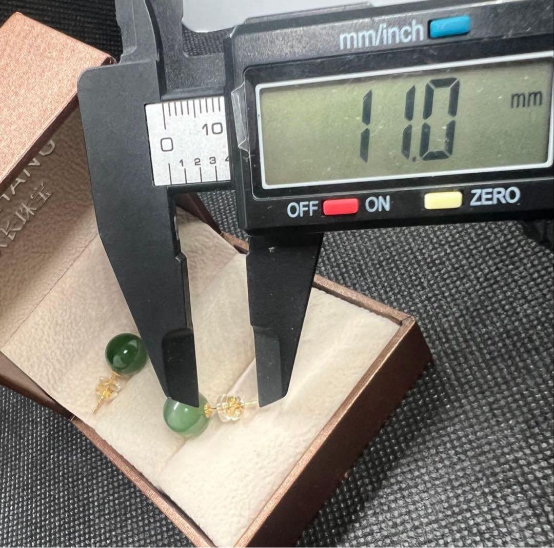 新品 18k使用の天然和田玉翡翠グリーン碧玉ラウンドのピアス D10117