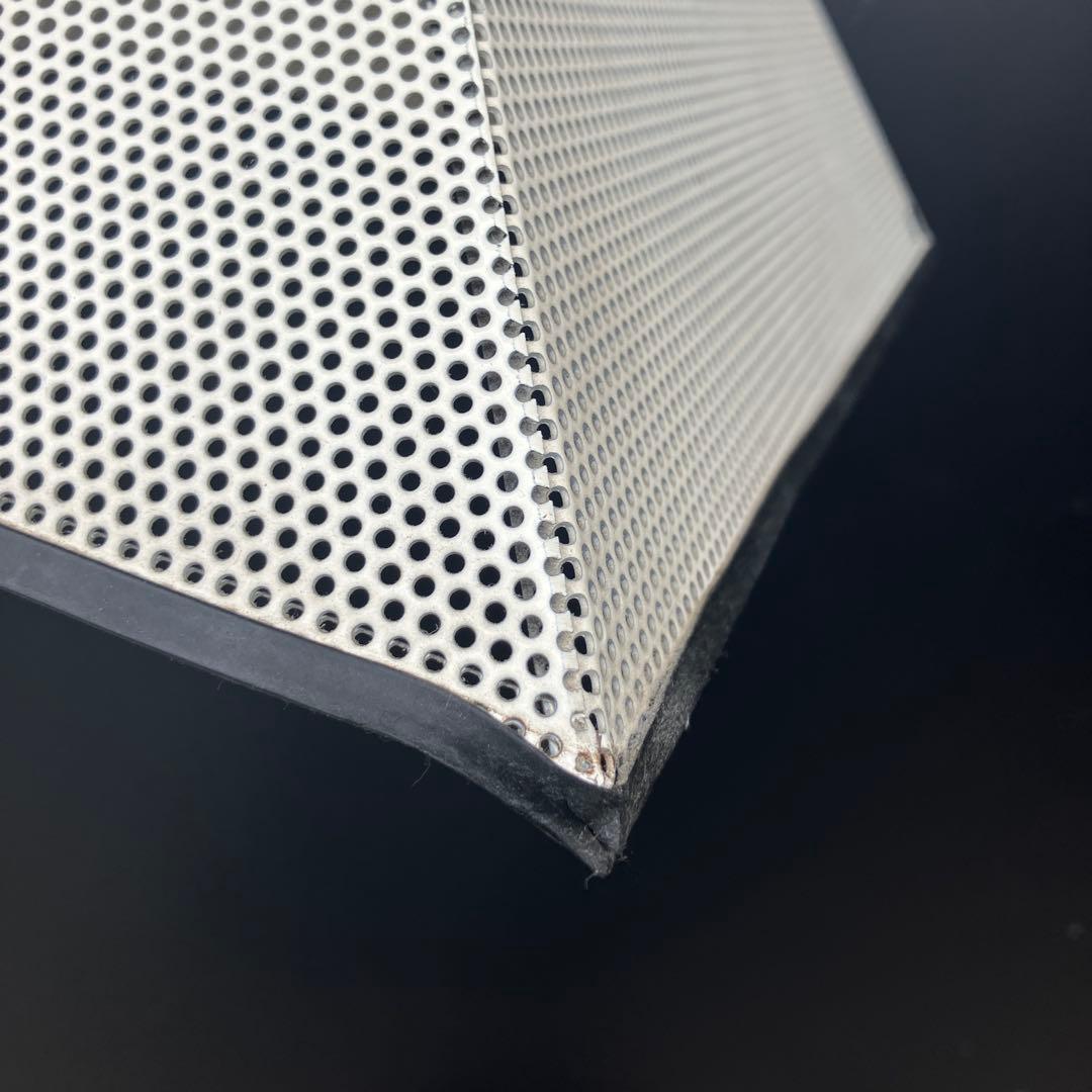 三原昌平　ヤマギワ　金属製 ピラミッド型 ペンダントライト【白色】