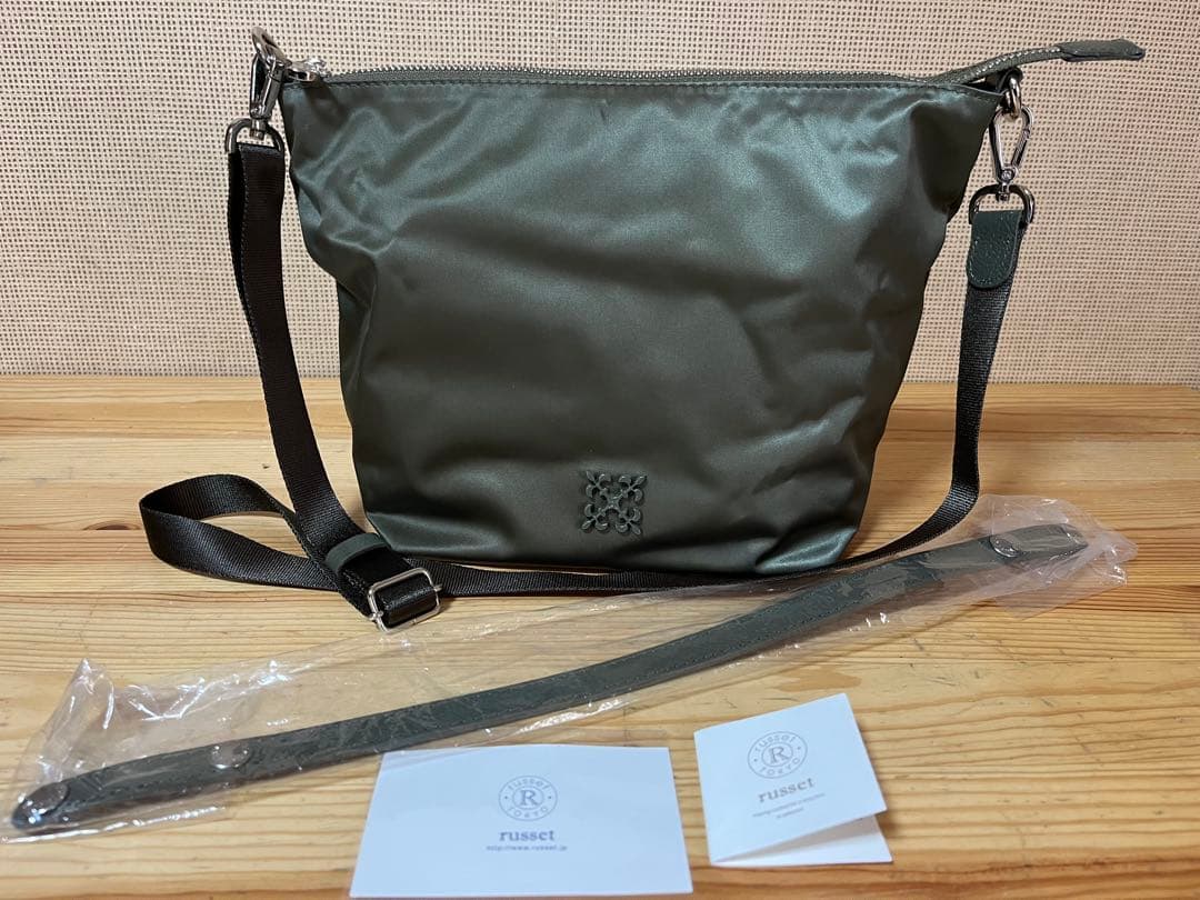 a332/未使用級★russetショルダーバッグ カーキ クラウズナイロン