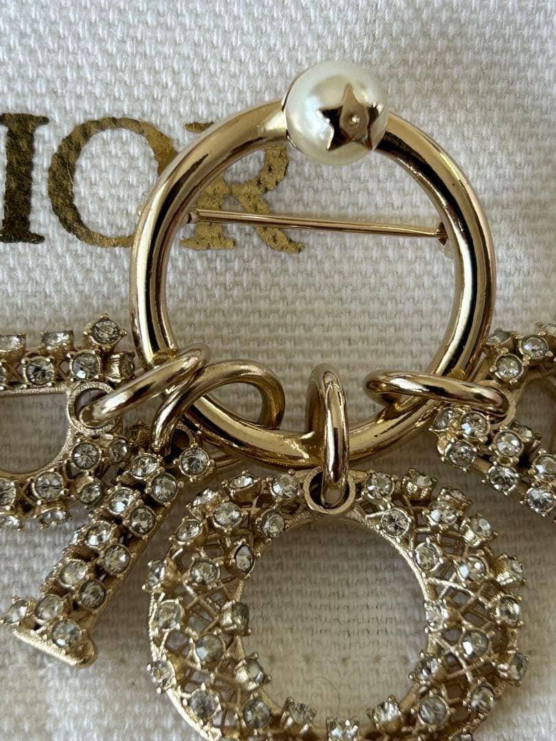Dior クリスタル装飾ブローチ