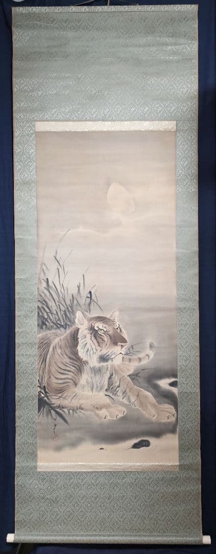 【月下に猛虎図】高原雅洲 2713 トラ 掛け軸 肉筆
