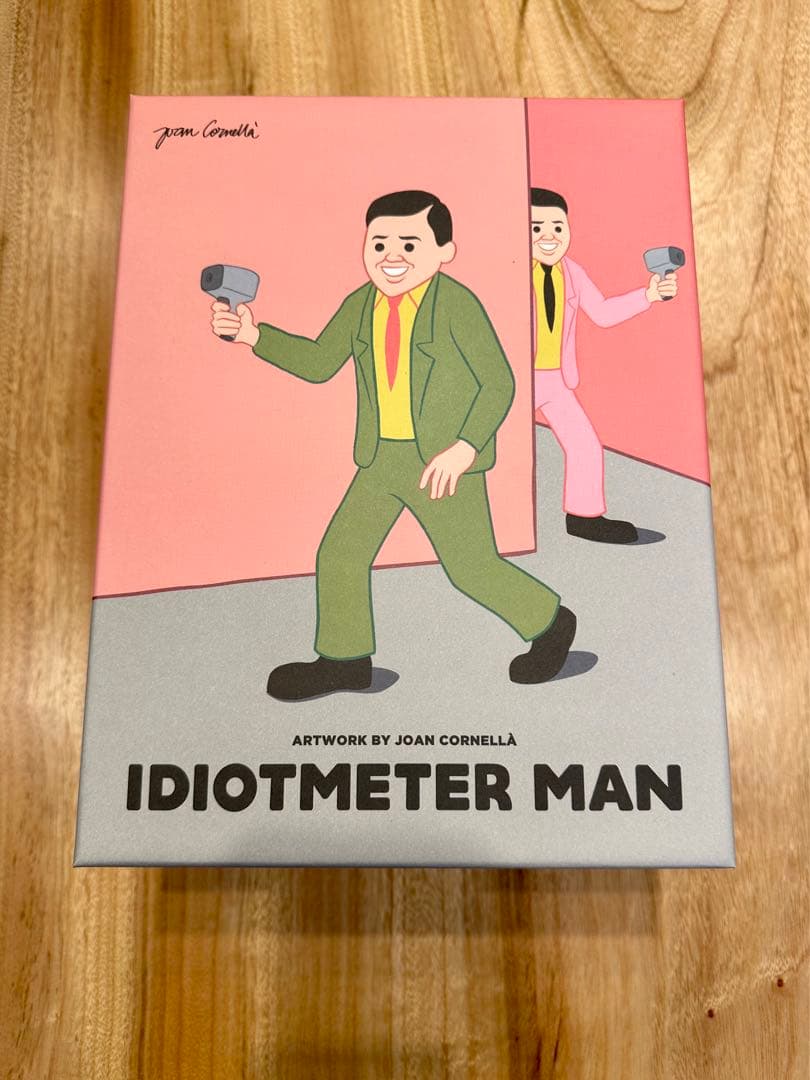 Joan Cornella の Idiotmeter と フィギュアセット