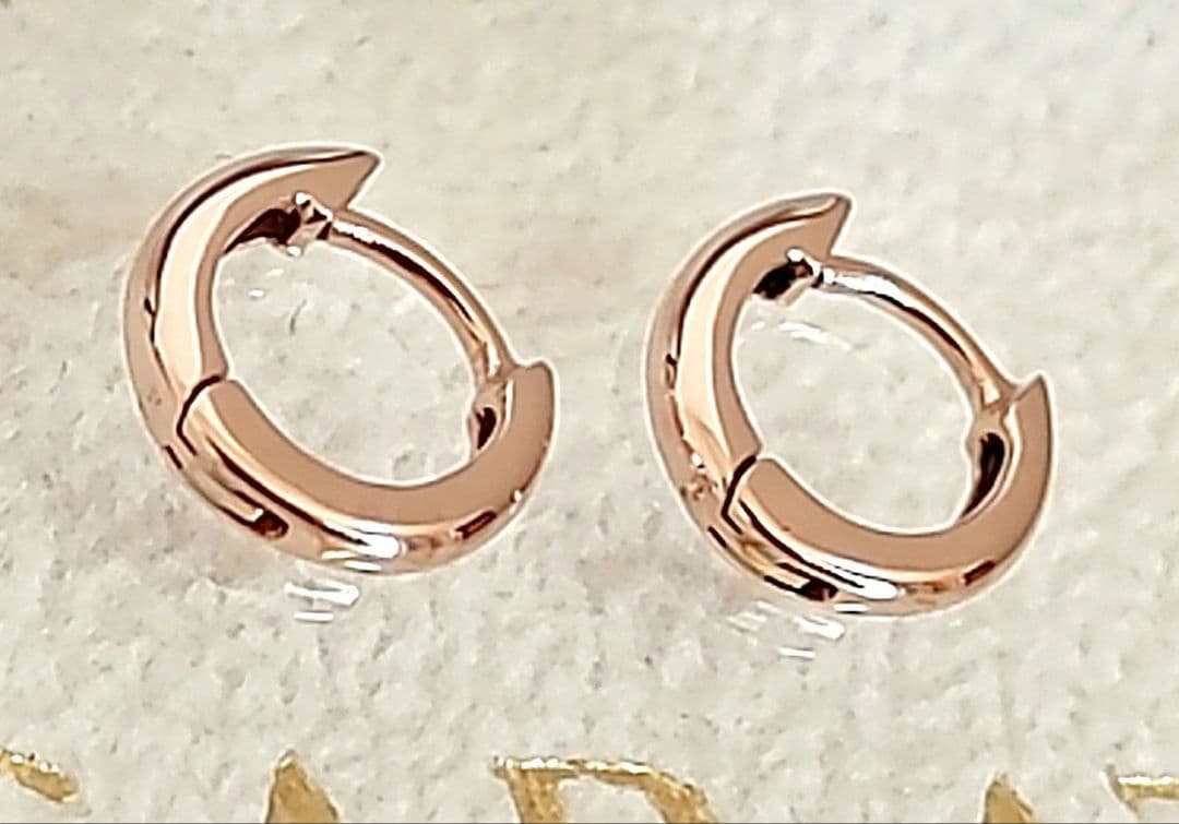 Carat(キャラット)K18PG(8mm)ラウンド中折れ式フープピアス