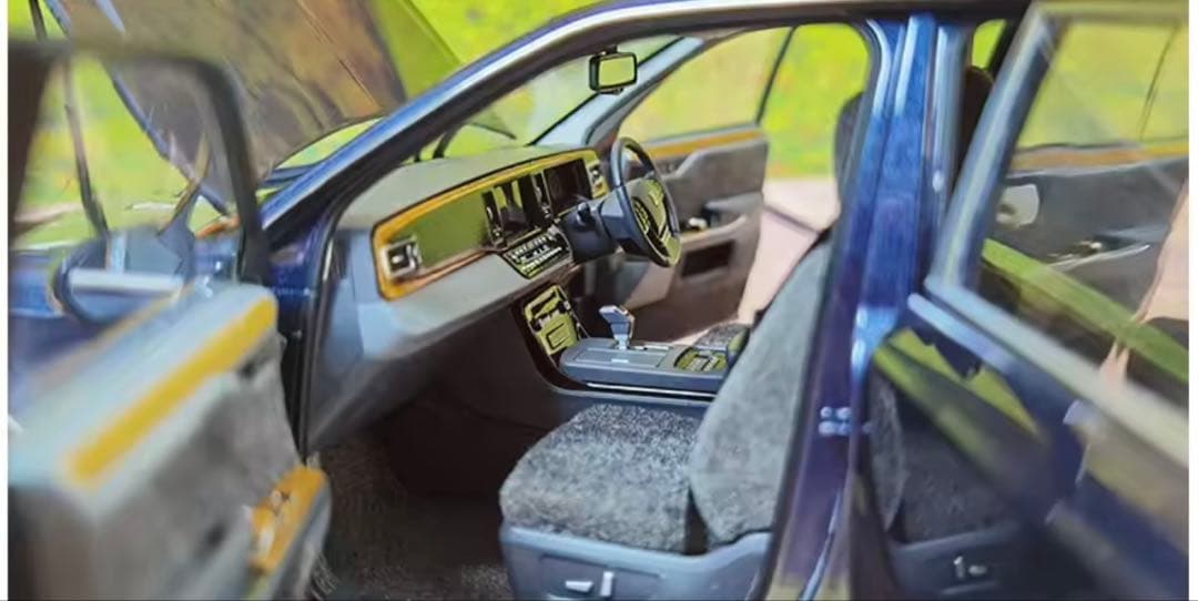 LCD 1:18 TOYOTA センチュリー 合金製 フルオープンカーモデルカー