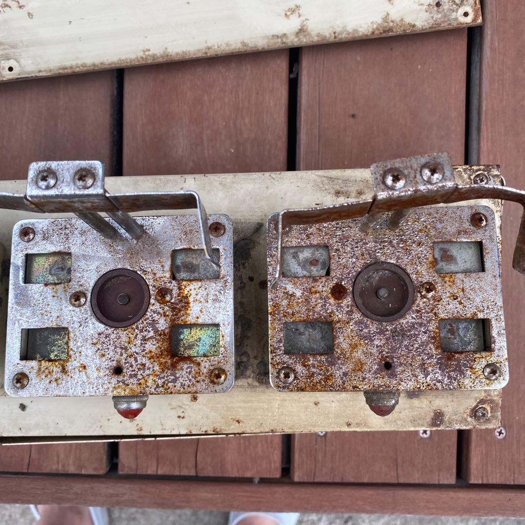 鉄道　合図灯充電器