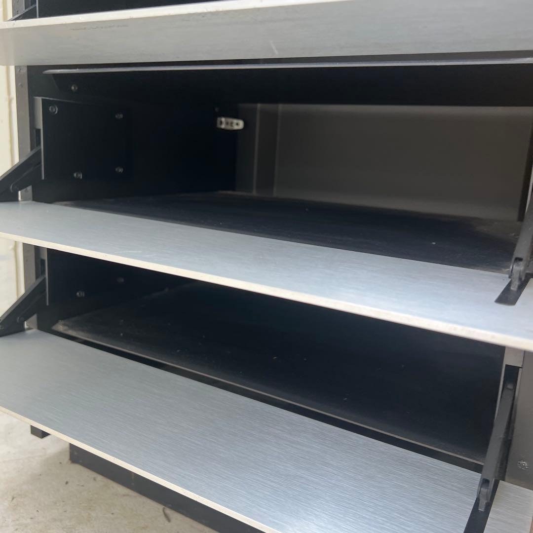 F30激安早い者勝ち✨　バングアンドオルフセン 4ドロワー キャビネット