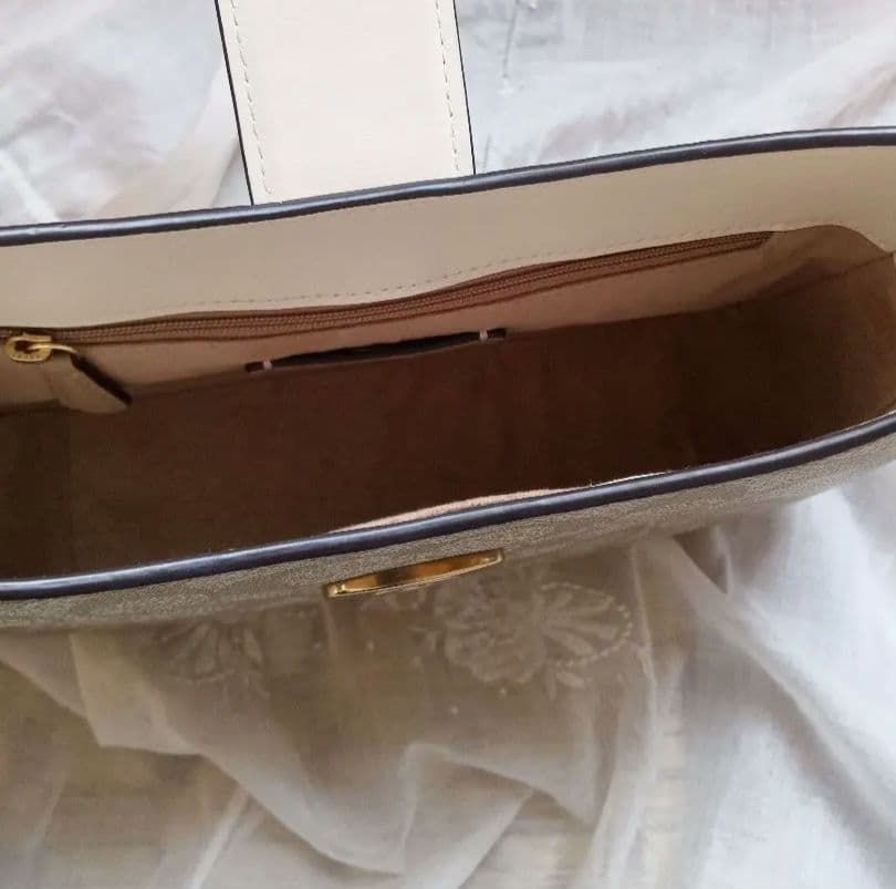 COACH　極美品　ワンショルダー　シグネチャー　CP005