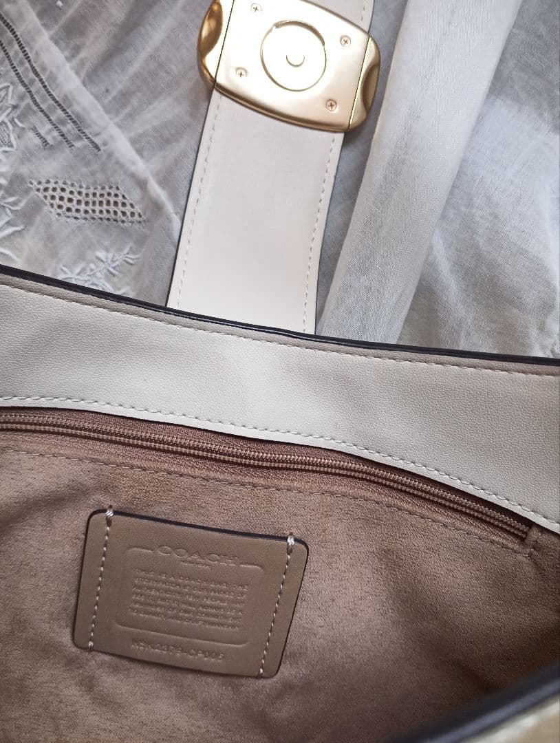 COACH　極美品　ワンショルダー　シグネチャー　CP005