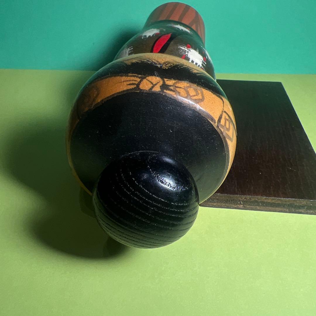 創作こけし　宮下はじめ作、おしん子守唄　台座、名称板付き