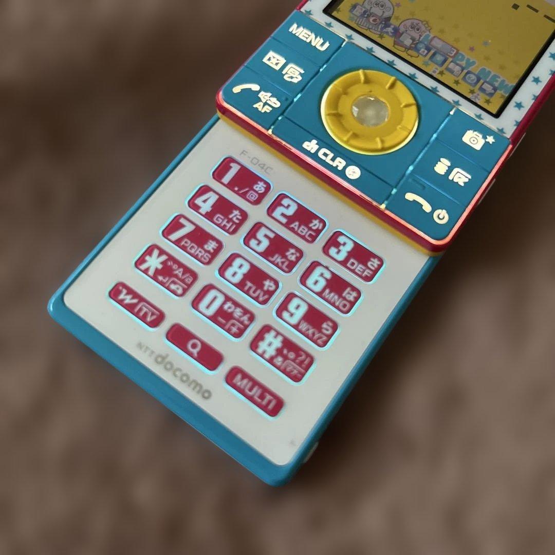 携帯電話本体 docomo STYLE series F-04C STAR SPLASH